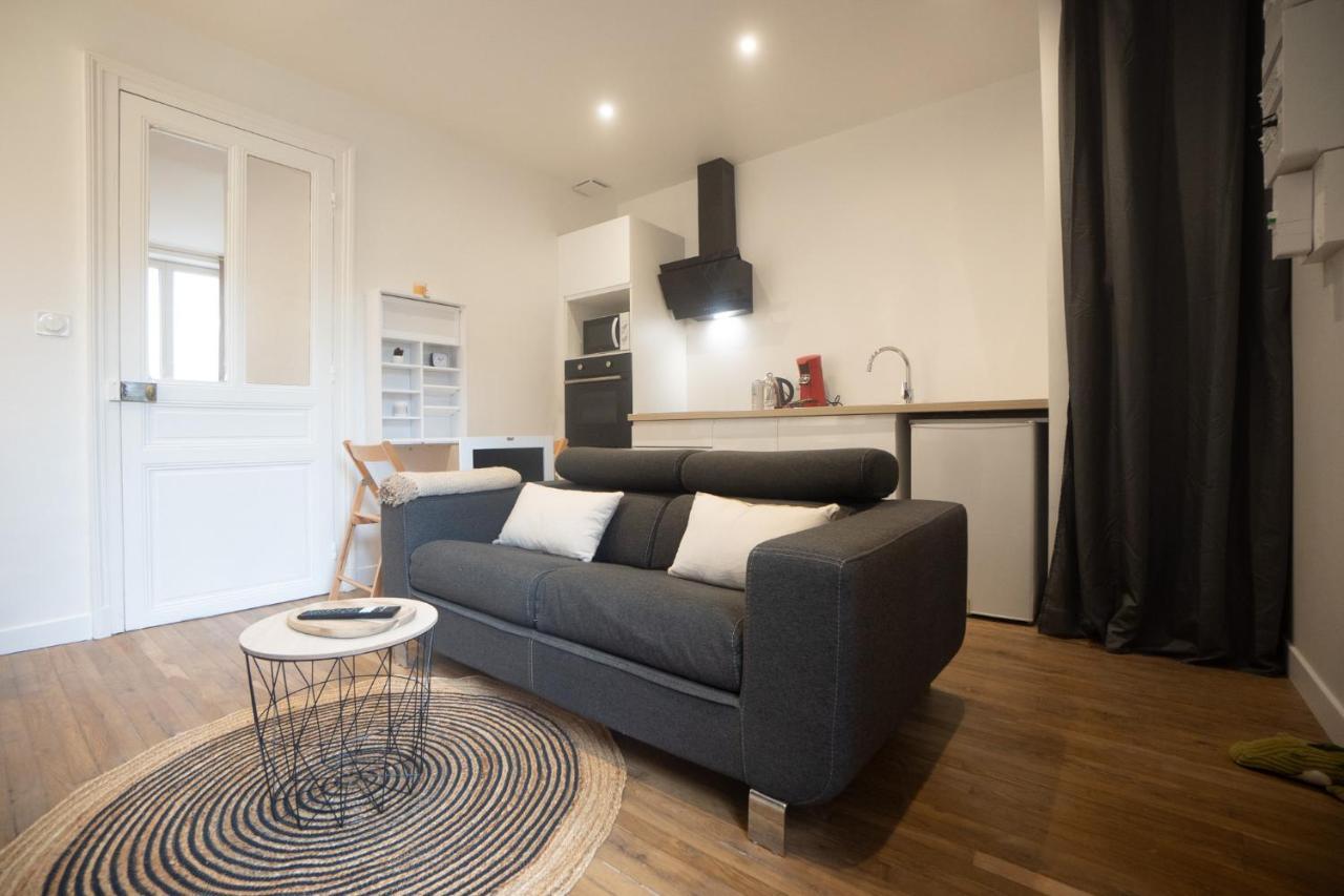Appartement Cozy Avec Stationnement Gratuit 圣安德烈莱韦尔热 外观 照片