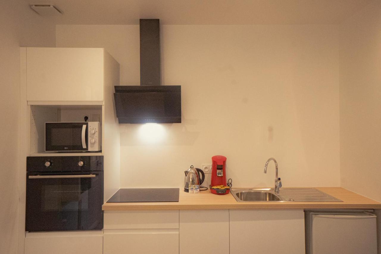 Appartement Cozy Avec Stationnement Gratuit 圣安德烈莱韦尔热 外观 照片