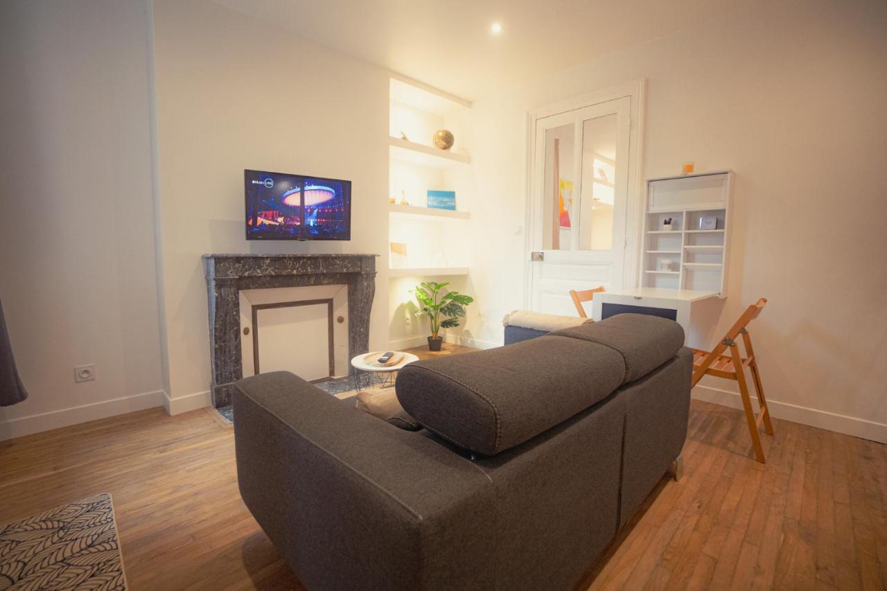 Appartement Cozy Avec Stationnement Gratuit 圣安德烈莱韦尔热 外观 照片