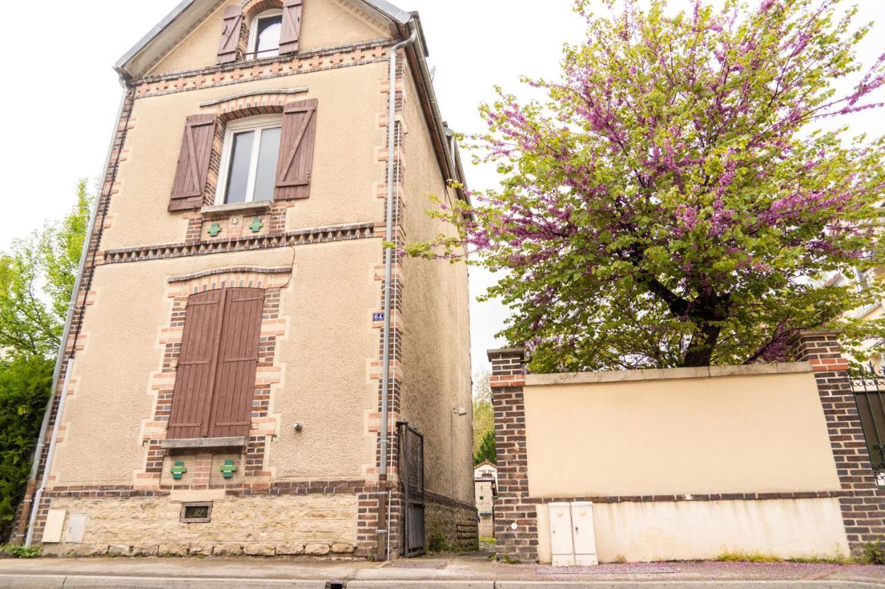 Appartement Cozy Avec Stationnement Gratuit 圣安德烈莱韦尔热 外观 照片